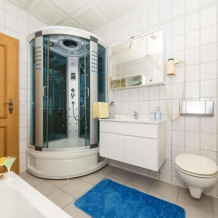 Ferienhaus Four Bedroom With Pool *