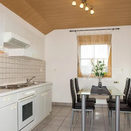 Four Bedroom With Pool * Kaštel Stari